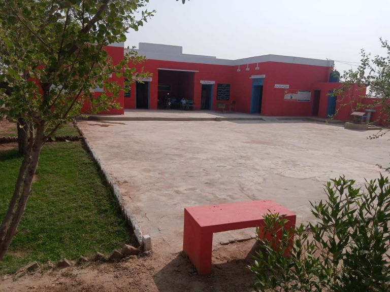 گورنمنٹ پرائمری سکول جام گڑھ مرکز فورٹ عباس ضلع بہاول نگر کی عمارت کا خوب صورت منظر